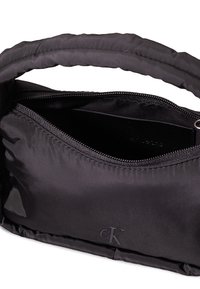 Calvin Klein Jeans BLOCK MINI ZIP - Ručna torba - black