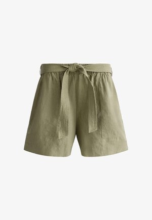 Olivengroene linnen shorts met elastische tailleband, voorzakken en een gestrikte stoffen riem in de taille.