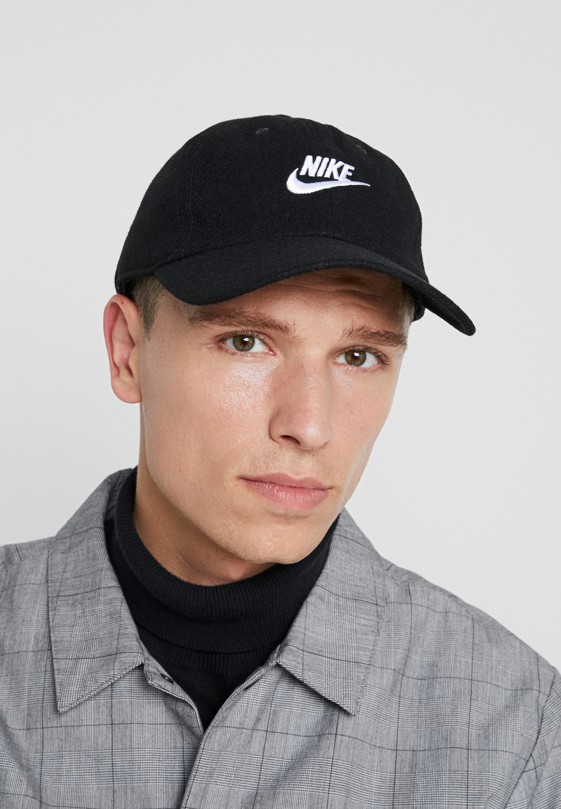 سكة حديدية الحزب الديمقراطي تأكل casquette homme nike futura noir -  rentastaffblog.com