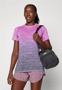 ASICS SEAMLESS SS  - Spordi T-särk - bold magenta/blue expanse