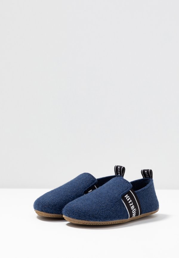 T MODELL - Slippers - saphir3