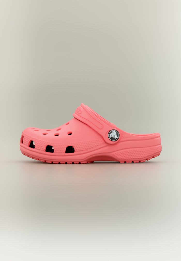 Crocs CLASSIC - Chanclas de baño - guava