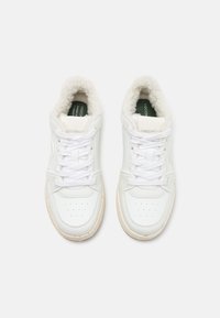 Coccinelle Tenisice - white