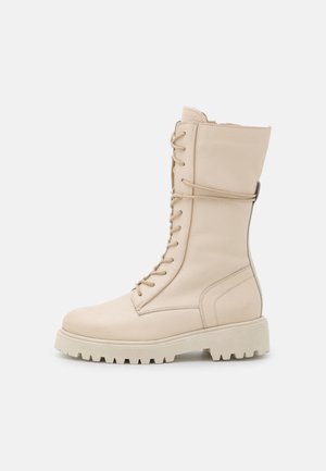 Kozačky na platformě - off-white