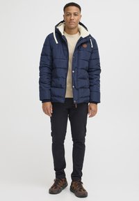 Non sélectionné, navy