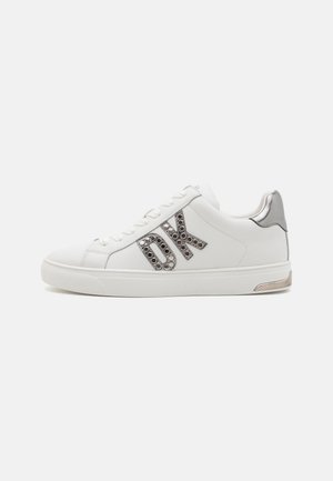 ABENI LACE UP ON - Joggesko - white/nickel
