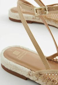 Next FOREVER COMFORT - REGULAR FIT - Ballerinaskor med skaft - cream