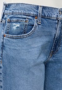 GAP 90S LOOSE MED WILBUR DEST SIDE SLIT - Τζιν χαλαρής εφαρμογής - destroy medium wash