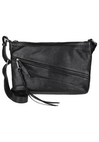 Czarna skórzana torba na ramię z regulowanym paskiem, skośną kieszenią na zamek oraz frędzlem przy zamku na jednolitym białym tle.