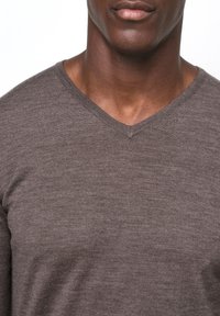PROFUOMO V-NECK  - Stickad tröja - dark brown