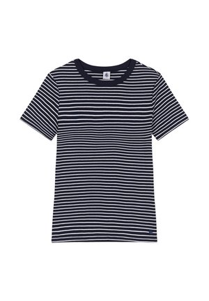 T-shirt bleu marine à manches courtes avec des rayures horizontales blanches et un col rond sur fond blanc.