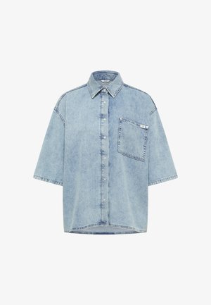 Helles, blaues Denim-Hemd mit Knopfleiste, kurzen Ärmeln und einer Brusttasche. Es hat einen klassischen Kragen und einen lockeren Schnitt.