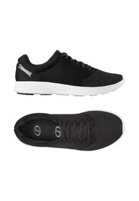 Scarpe sportive nere con tomaia in mesh, suola in gomma bianca, punta arrotondata e design con lacci. Logo "Spaulding" sul lato, dettagli con texture.