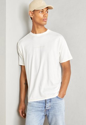 CORE LOGO FRONT CHEST - Pamata T-krekls - off white