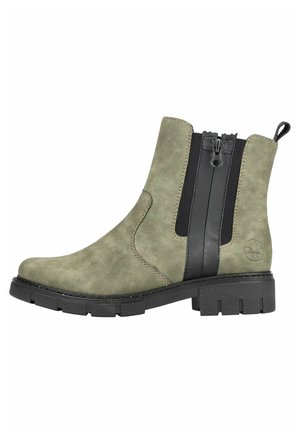 Grüne synthetische Leder-Ankle-Boots mit schwarzen elastischen Seitenpanelen, Reißverschluss an der Rückseite und strukturiertem Gummisole. Verstärkte Nähte und Logo-Detail.