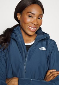 The North Face HIKESTELLER INSULATED PARKA - Cieta auduma jaka - shady blue/summit navy