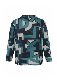 Langarmjacket met abstracte blauwe, zwarte en witte geometrische vormen en lijnen, getoond vanaf de achterkant op een witte achtergrond.