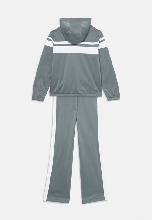 Nike Sportswear — foto 2