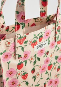 Cath Kidston SMALL - REGULAR FIT - Borsa a mano - cream strawberry print