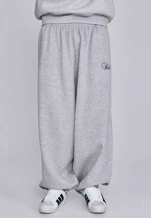ESSENTIALS JOGGERS - Tepláky - grey marl