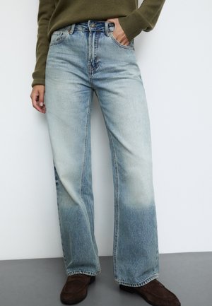 D92 - Flared jeans - moon washed
