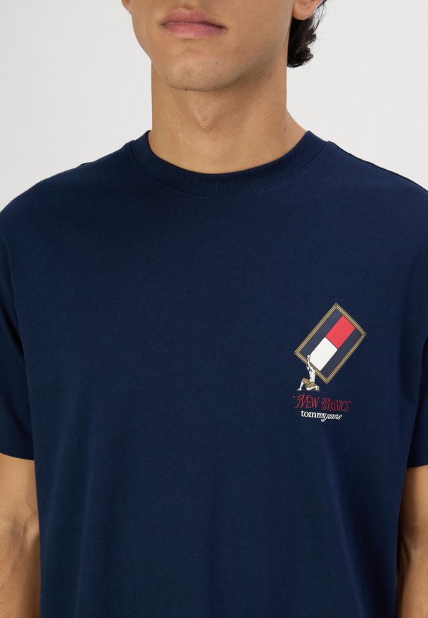 NOVELTY TEE - Print T-shirt2