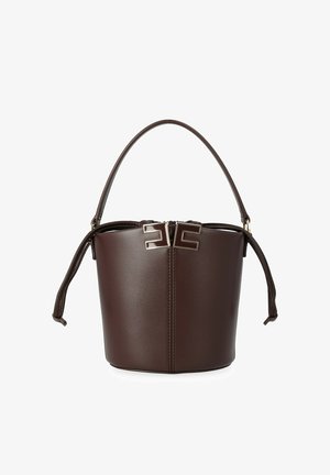 Dunkelbraune Ledertasche mit Doppelgriffen oben und Verschluss mit goldfarbenem Verschluss, ausgestattet mit einer strukturierten, glatten Oberfläche.