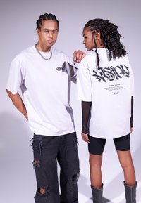 YOURTURN UNISEX - Triko s potiskem - light grey