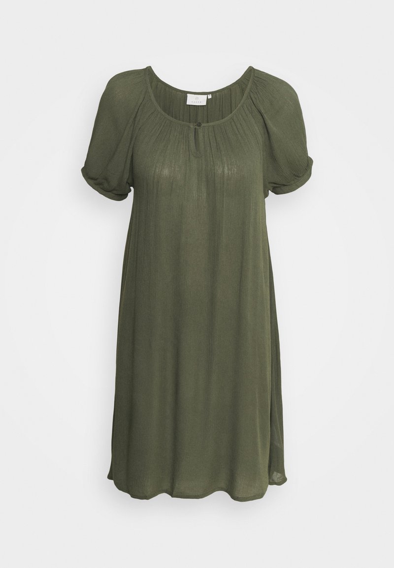 Robe vert olive avec des manches courtes bouffantes, un col rond et une texture froncée. Présente un détail de bouton au niveau du cou, avec une coupe fluide.