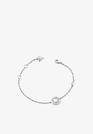 Zilveren kettingarmband met een ronde hanger bezet met kleine kristallen en een klein driehoekig logootje eraan bevestigd.