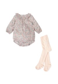 Top de manga larga con estampado floral en rosa y azul, con cuello con volantes, combinado con medias rosas claras. Tejido suave, ajuste relajado.