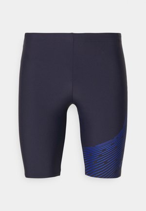 Schwarze Schwimmshorts mit blauen diagonalen Streifen auf einer Seite, aus glattem, dehnbarem Material. Sicherer Sitz mit elastischem Bund.