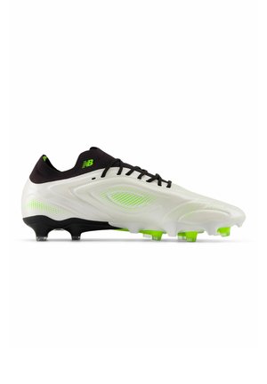 TEKELA V5 PRO - Fotballsko til fast underlag - white black