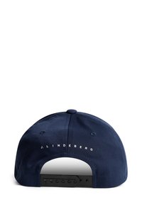 Cappellino da baseball blu navy con superficie in tessuto liscio, dotato di un cinturino regolabile in plastica e logo bianco sul retro.