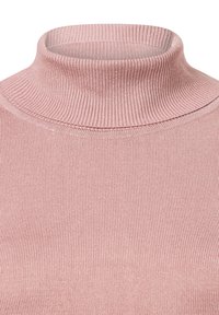 Helle rosa Rollkragenpullover aus Rippstrickstoff, mit tailliertem Design und strukturierten Oberflächen.