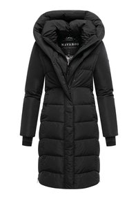 Schwarze Steppjacke mit hohem Kragen, seitlichen Taschen und elastischen Bündchen. Verfügt über eine gesteppten Textur und einen Frontreißverschluss.