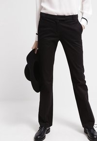 KIOMI Kalhoty - black