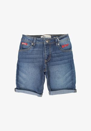Short en jean bleu foncé, avec un ourlet retroussé, un design à cinq poches et un accent de logo rouge à l'avant. Matière en coton, coupe décontractée.