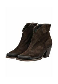 Brown suede ankle boots featuring a pointed toe, subtle stitched design, and a low stacked heel. Side zip closure for easy wear.