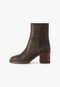 Wybrany, brown waxed