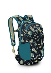 Mochila Osprey en azul marino oscuro con patrones de astronautas y planetas. Presenta detalles en teal, correas acolchadas y un bolsillo lateral texturizado.