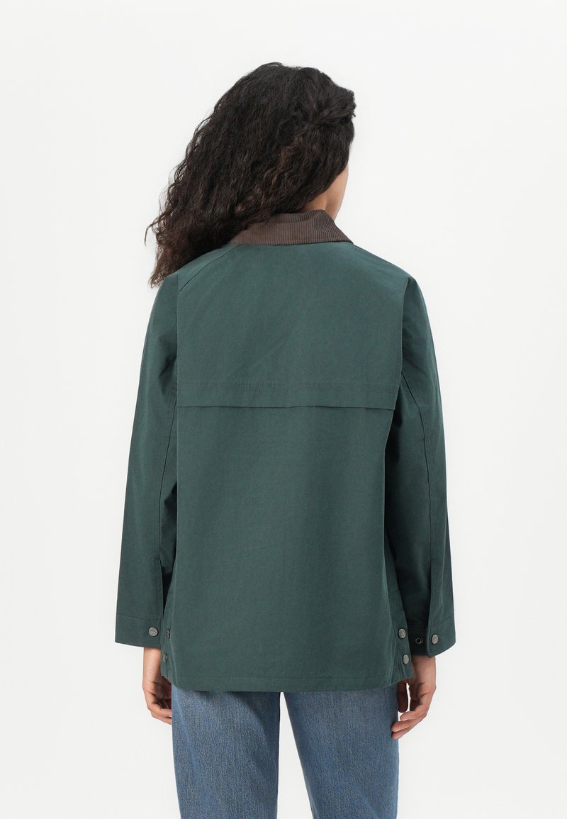Timberland WATERPROOF BARN COAT - Vodotěsná bunda - green gables