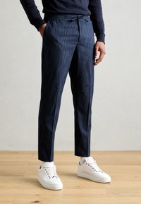 Scotch & Soda - FINCH PINSTRIPE - Trousers - night blue Thumbnail Image 1