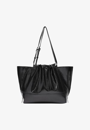Schwarze Leder-Totebag mit glanzvoller Oberfläche, gerafftem Oberteil, doppelten verstellbaren Trägern und seitlichen Reißverschlusstaschen.
