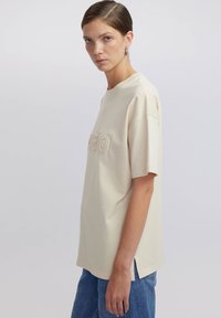 Ipekyol 3D SLOGAN - T-shirt print - cream