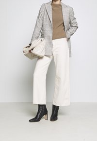 Anna Field Pullover - cognac