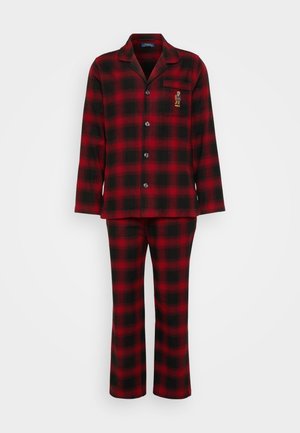 Rood en zwart geblokt flanellen pyjama set met een lange mouw knoopsluiting top met zak en bijpassende recht gesneden broek.