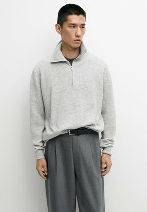 Massimo Dutti, MOCK NECK ZIP-UP KNIT SWEATER - Striktrøje - grey