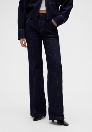 GAP, GAPSTUDIO HIGH RISE PINTUCK JEANS - Vaqueros a campana - dark rinse
