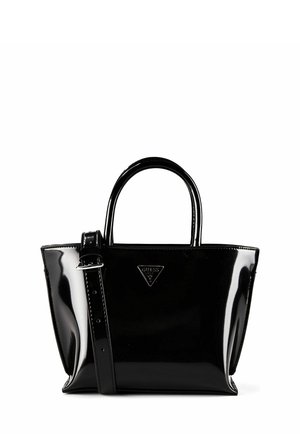Borsa in pelle verniciata nera con manici superiori, tracolla regolabile e piccolo logo triangolare Guess sulla parte anteriore.
